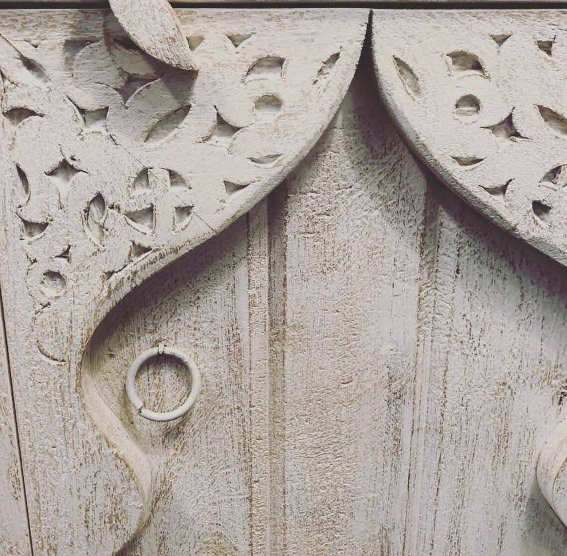 MAYON Hand Carved Bedside Tables